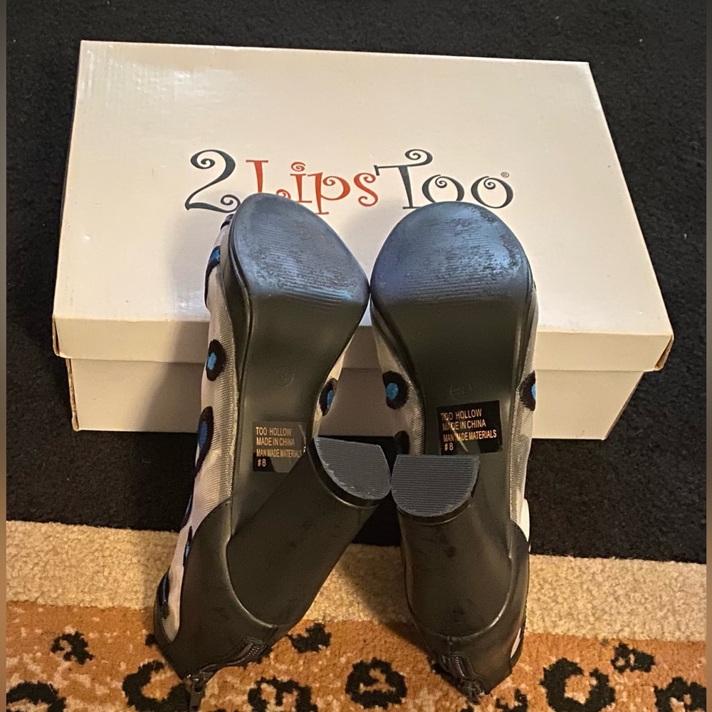Designer’s Shoes - Picture 7 of 7